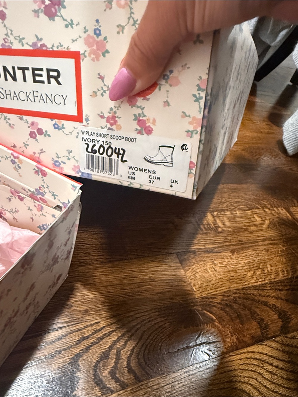 Hunter x Love shack fancy Floral Rain Boots - White with Pink & Blue Flowers - Picture 7 of 9
